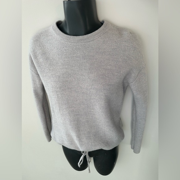 Nicole Miller Light Gray Merino Wool Sweater/ woman’s S - Picture 2 of 15